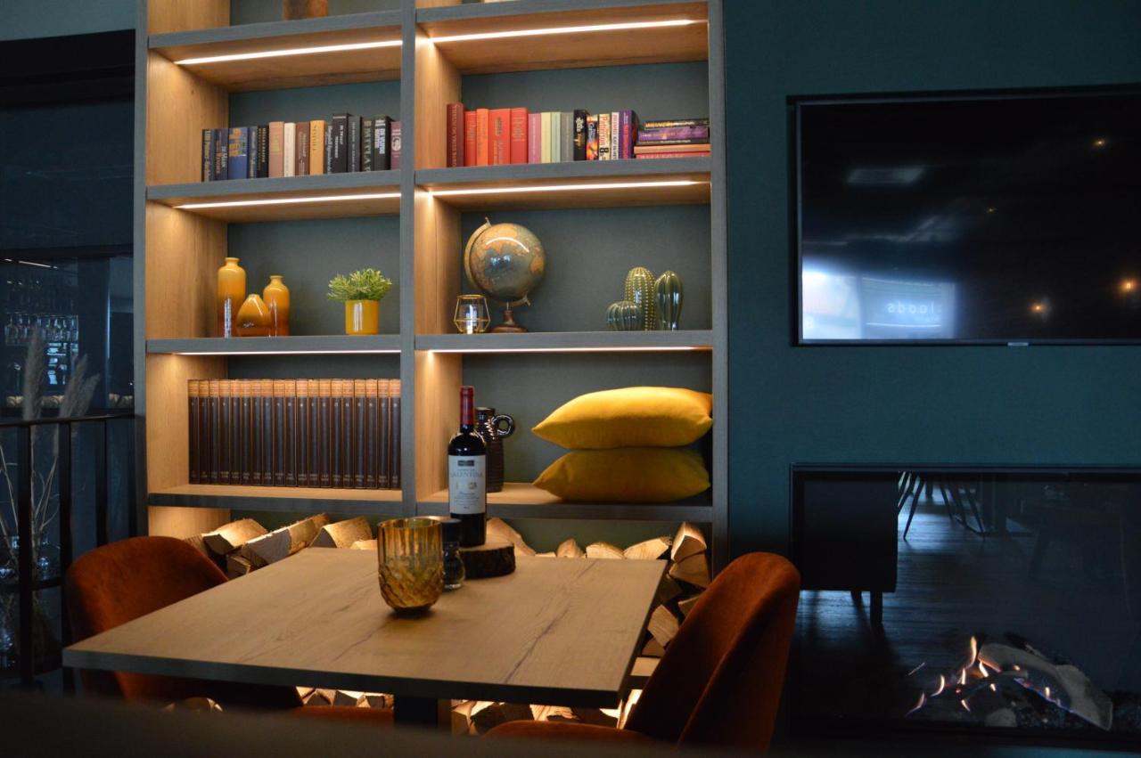 Hotel Rozenburg ภายนอก รูปภาพ