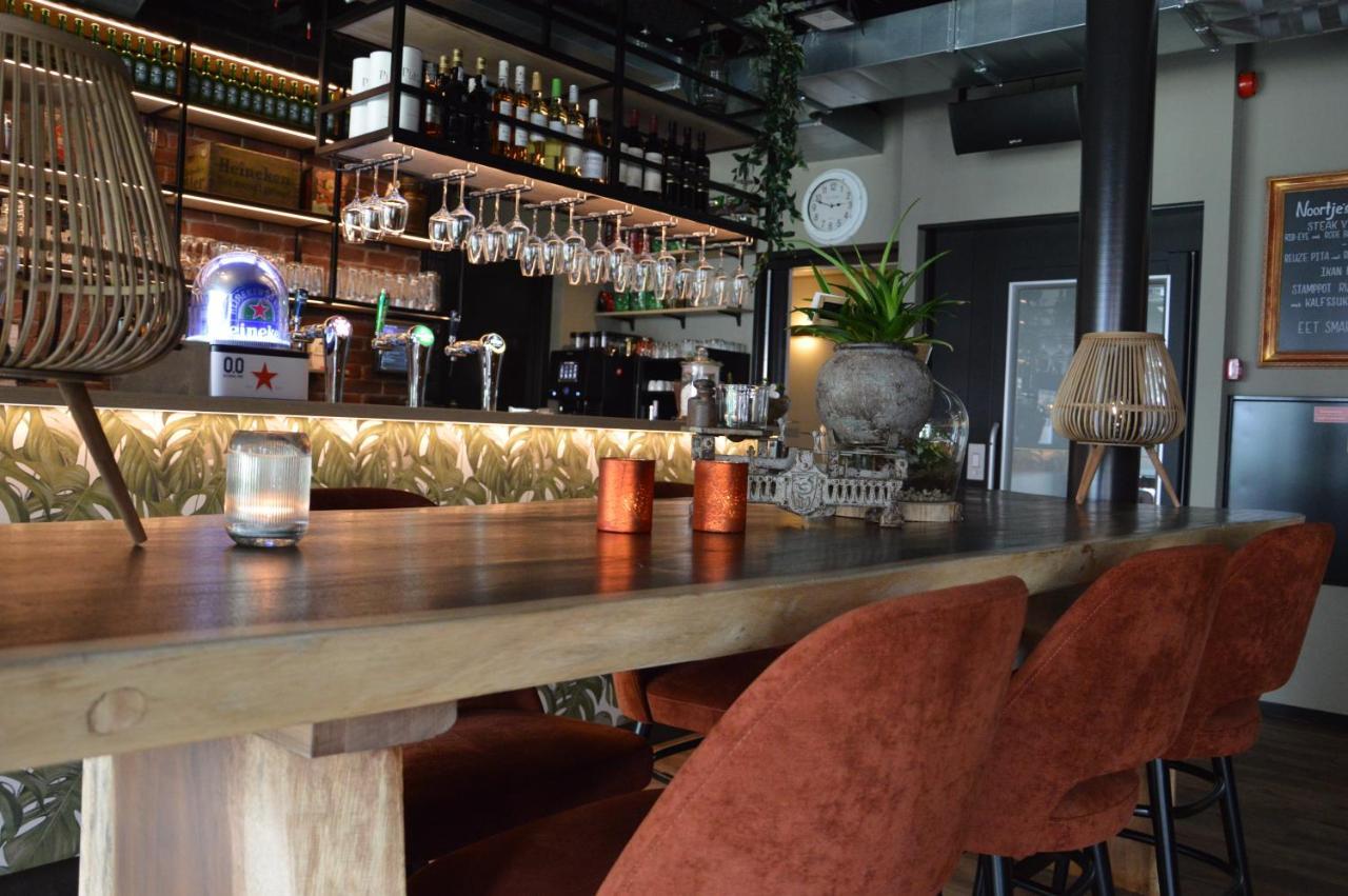 Hotel Rozenburg ภายนอก รูปภาพ