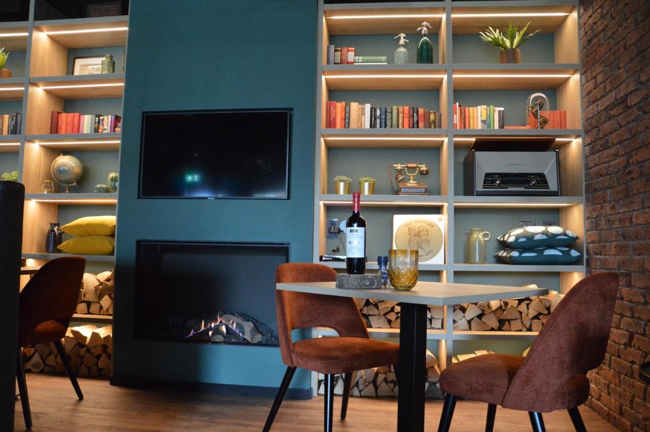 Hotel Rozenburg ภายนอก รูปภาพ