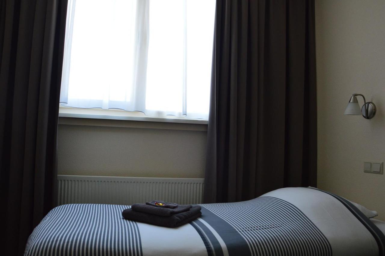 Hotel Rozenburg ภายนอก รูปภาพ