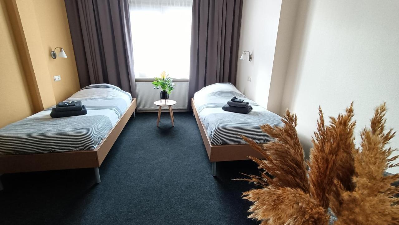 Hotel Rozenburg ภายนอก รูปภาพ