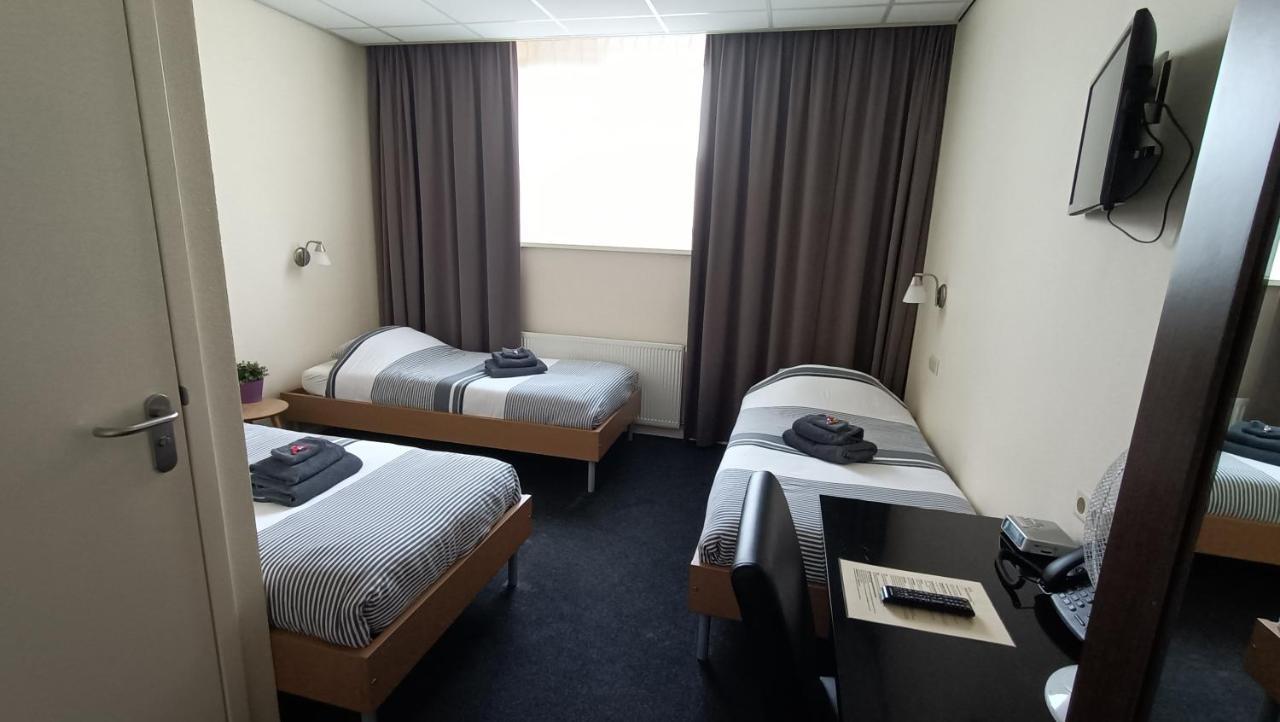 Hotel Rozenburg ภายนอก รูปภาพ