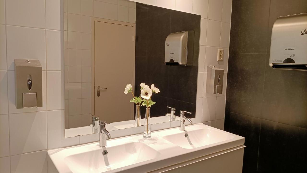 Hotel Rozenburg ภายนอก รูปภาพ