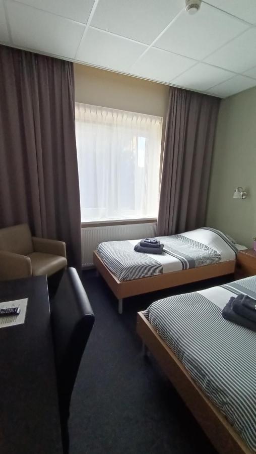Hotel Rozenburg ภายนอก รูปภาพ