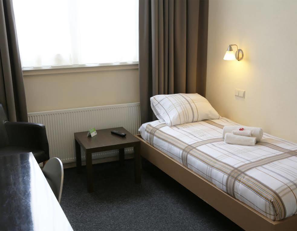 Hotel Rozenburg ภายนอก รูปภาพ