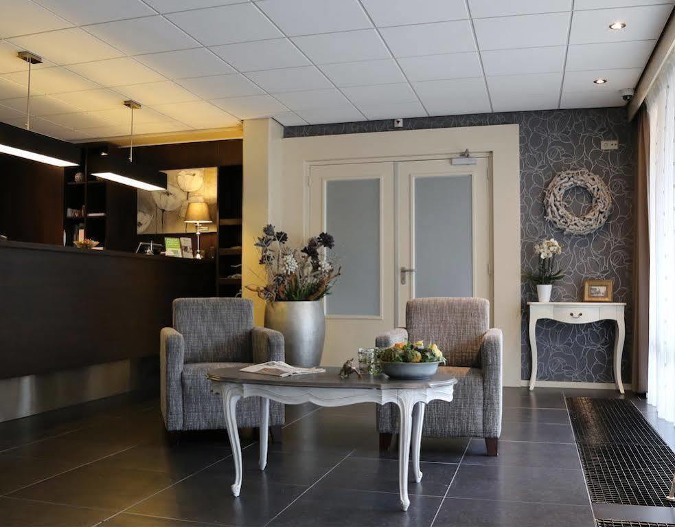 Hotel Rozenburg ภายนอก รูปภาพ