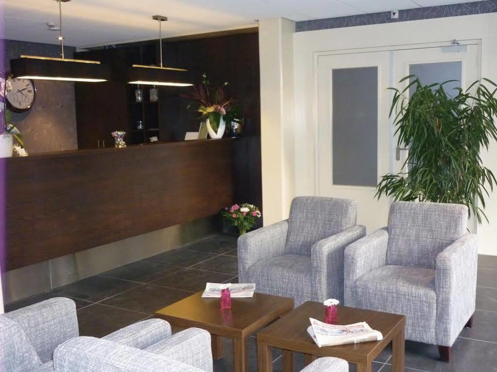 Hotel Rozenburg ภายนอก รูปภาพ