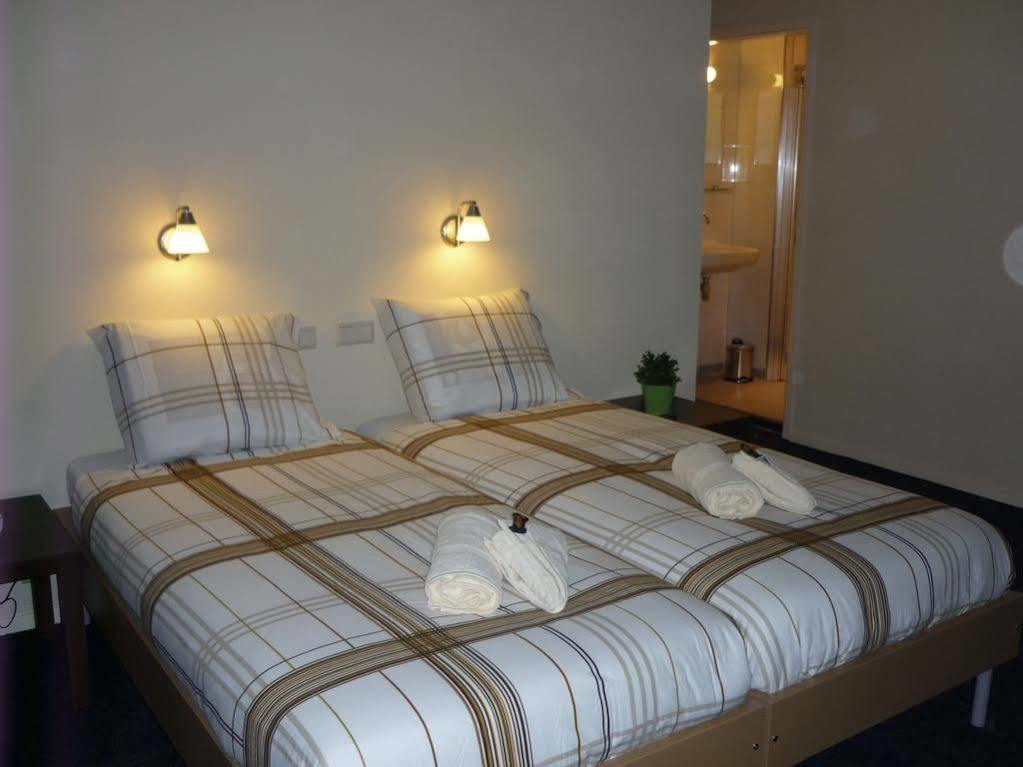Hotel Rozenburg ภายนอก รูปภาพ