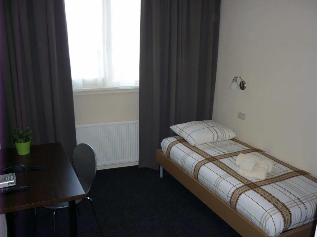 Hotel Rozenburg ภายนอก รูปภาพ
